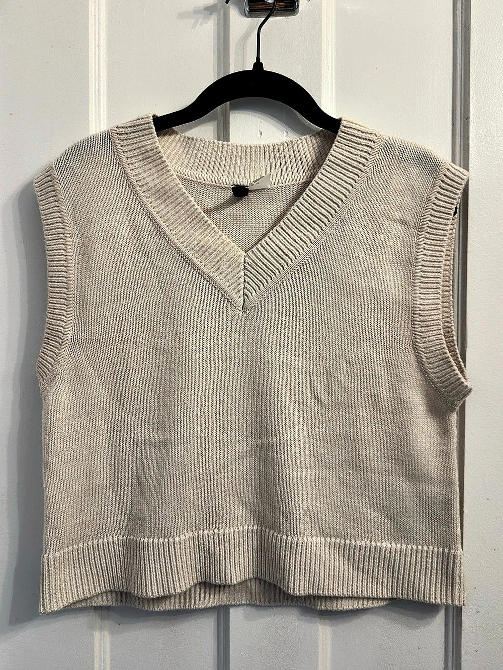 H&M V-neck Sweater Vest Cream